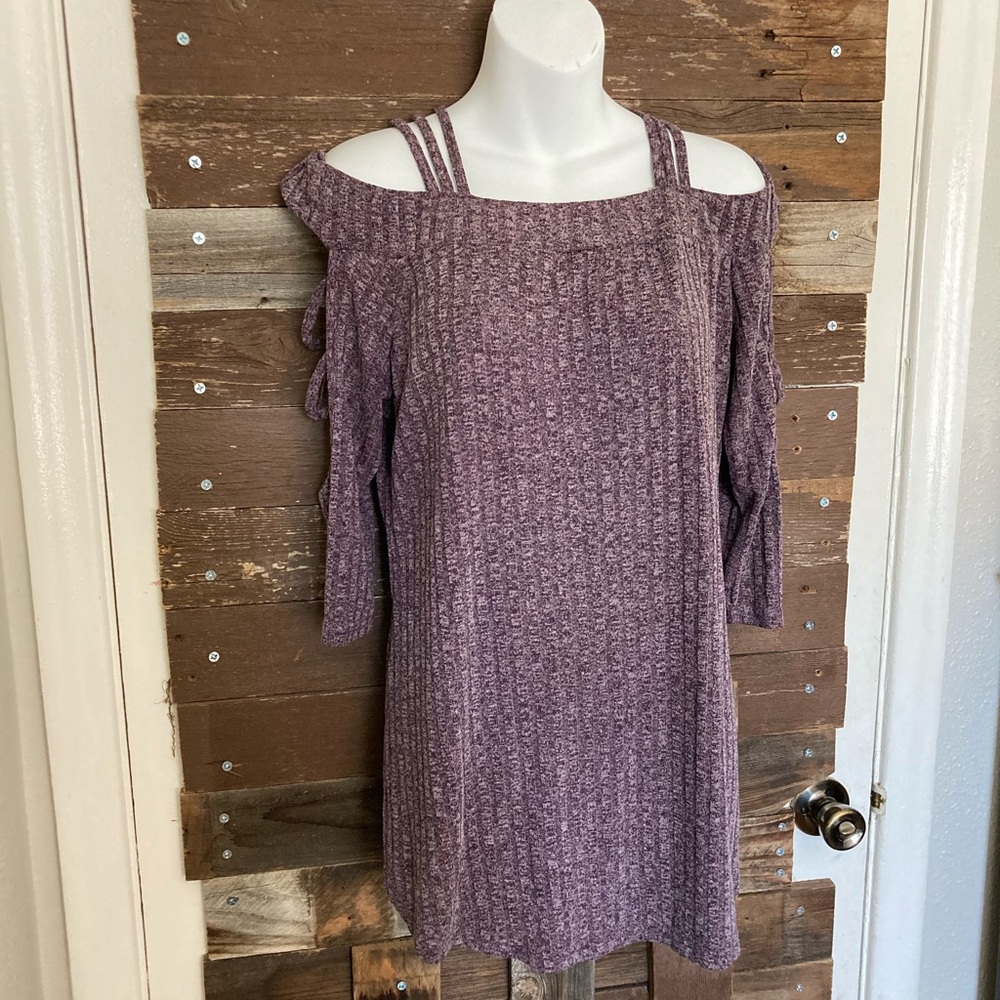Rose gal, purple, stipe knit, cold shoulder, tunic top.